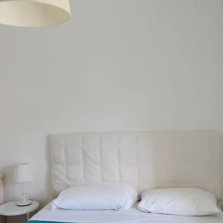 A I R House 2 3*