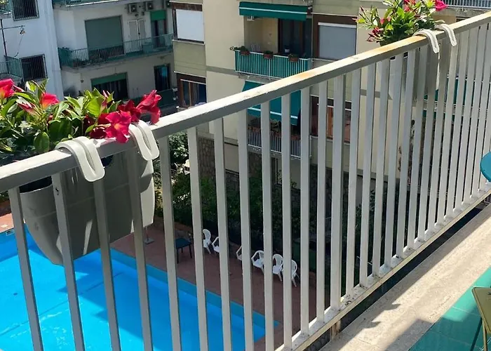 A I R House 2 3* סורנטו